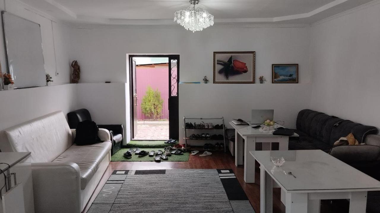 Nomadstan Capsule Hostel Karakol Εξωτερικό φωτογραφία